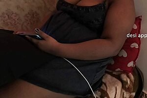 This desi india it girl has amazing big tits 😍