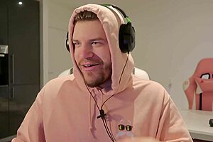 In My Hero Academia, the HERO CUMMIES through a BIG PLOT HOLE with FOOTJOB and RIDING.