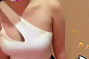 Miu’s obedient masturbation with a big white tool for smooth skin