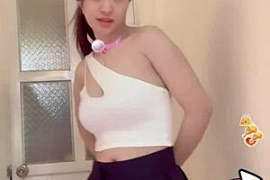 Miu ngoan thin white smooth big tits