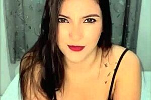 morena safada shows off big tits and ass while using dildo on wet pussy