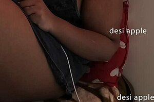 This desi india it girl has amazing big tits 😍