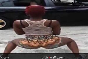 i love watching big booty girls clap and grab asses