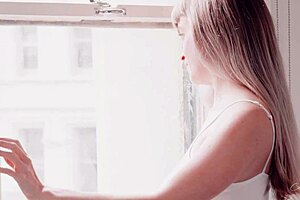 Charlie Forde, Laney Day, and Fox Felina tease in slow-motion threesome