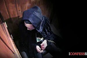 Redhead milf Faye Rampton confesses her love for blowjobs