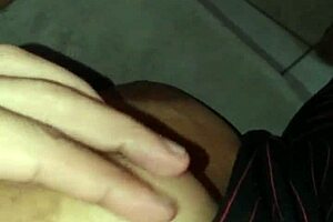 Me Chamou Para Assistir Netflix E Apagou No Meu Colo, Aproveitei Para Filmar Escondido Suas Belas Tetas, Imagina Essas Tetas Com Leite Que Delícia Vai Ser?