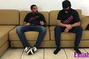 mi primo me da la bienvenida a mexico con animacion hentai