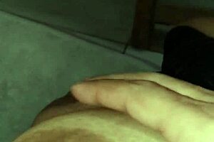 Me Chamou Para Assistir Netflix E Apagou No Meu Colo, Aproveitei Para Filmar Escondido Suas Belas Tetas, Imagina Essas Tetas Com Leite Que Delícia Vai Ser?