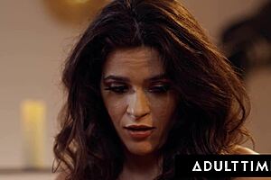 casey calvert dominates submissive victoria voxxx in rough lesbian therapy session