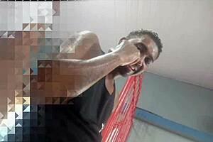 dois jovens gays trocam olhares na academia e vão fuder com pov blowjob 😏