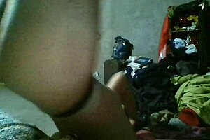 h flipping upside down while tying my wrists 😏