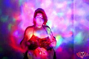 Plump bbw goddess dances striptease and gets oiled