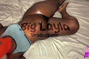 Big beautiful woman gets her ass worshipped and fucked on a chair