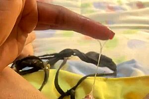 Greluda Gostosa Gozada with Dedinho in Public