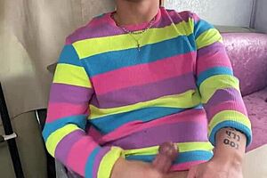 大学生在线聊天有趣转折 - Joshua Lewis