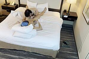 tattoed beauty gives blowjob 😍