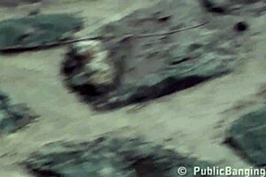 Только что смотрел, как эта блондинка тинейджерка 18+ трахается в дикой уличной оргии