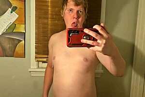 watch this gay dude masturbating solo and shooting cum everywhere 💦