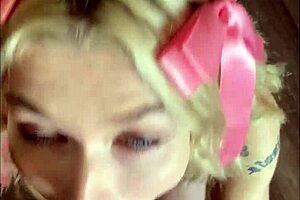 emma rosie gives a hot blowjob hookup 😏