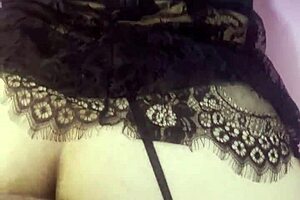 Cogidota de a perrito afortunado de pito chico se coge por fin a su amiga 😏