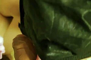 Desi Bhabhi’s steamy banging with cum in mouth, Hindi audio