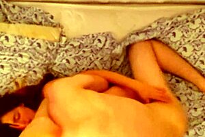 oh yeah, teen couple fucking in bed!