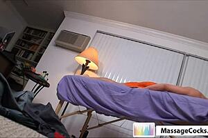 i got this oily massage and it turned into anal with a big twink cock