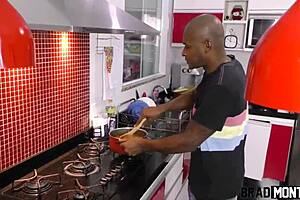 Big cocked jantarzinho leads to anal and facial finish
