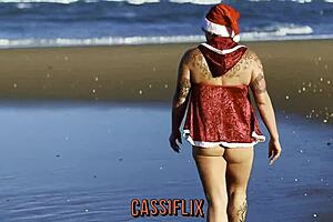 MAMA NOEL GIVES PUSSY GIFT ON BEACH!