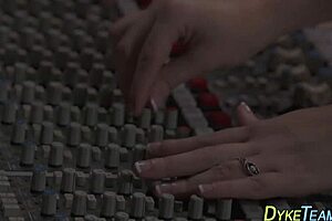 Licking Lesbian Teen 18+S!