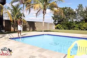 O PISCINEIRO ME DEIXOU TODA MELADA DE PORRA