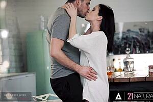 21 Naturals - Nikki Fox Swallows Hard Cock and Gets Pussy Pounded!