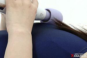 Mini beauty Konoha shows off moves in nightclub dance