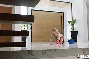 Voluptuous blonde mom Heidi dives into stepsons friends pussy