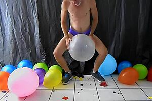 Gay DILF Richard Lennox in hot balloon fetish scene