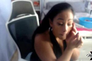 Maxine X fucks herself with 24 inch dildo 😍