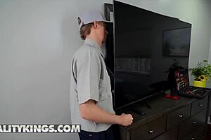 Repairman Jimmy Michaels Gets Deepthroat!