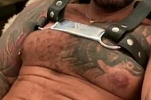 Muscular hunk enjoys outdoor solo sessions and dirty talk