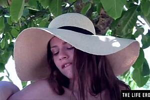 Horny brunette gets off while outdoors and solo