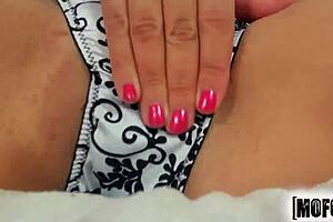 Flesh Colored Fuck Toy Olivia Hot Gets Anal Fucking In MMF 3Some With Gaping