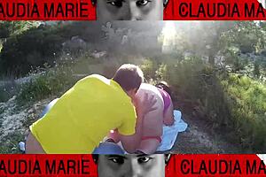 la gorda stuffs cookies in her pussy and her gay friend eats them 😜