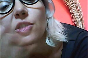 hey, you a true expert? chantal’s got intimate penis pics and wise comments!