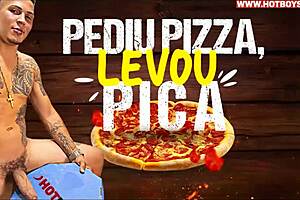 Mamando O Pirocão Do Entregador Anal