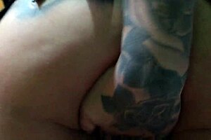 Roqueira Emo Gotica Tatuada Dançando Funk