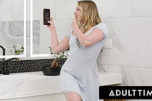 Alexis Tae ENJOYS HOT 3-WAY With Poly Lesbian Baddies Vanna Bardot & Anna Claire Clouds