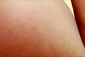 Peguei uma gostosa na rua e levei pro mato comer o cusinho dela