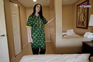 Morning pounding with step mom Amiee Cambridge feels unreal