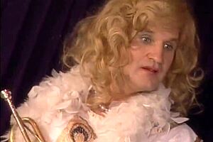 Blonde Marilyn in Stockings Craves Intense Weekend Encounter