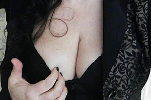 Tutto Naturale Big Tits Amateurs