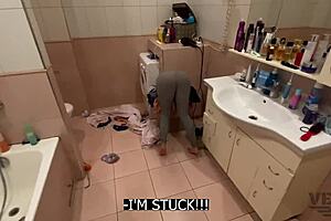 Hey, step sister stuck in basket, so I creampied her pussy!